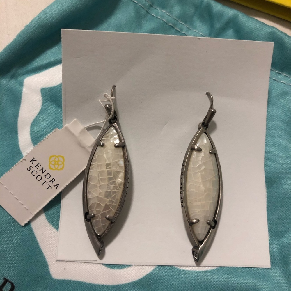 Kendra Scott Maxwell Earrings in Antique Silver